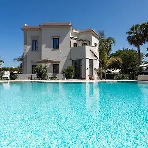 villa-masetta-luxury-suites.sicilyhotelsitaly.net/