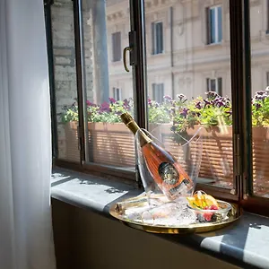 https://neman-maison-experience-i-pantheon.it-romehotels.com