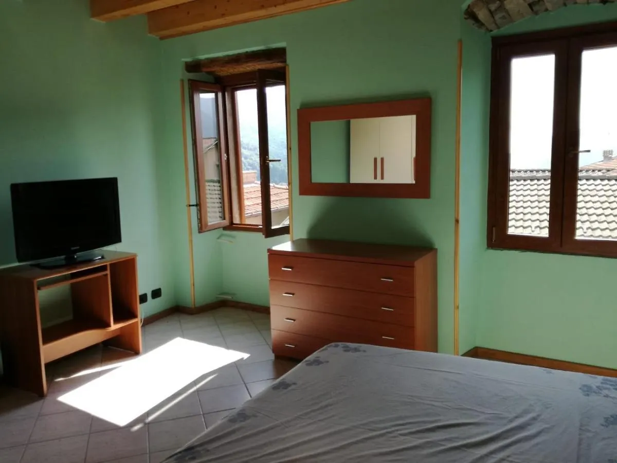 Bed and Breakfast casa tarcisio Faggeto Lario